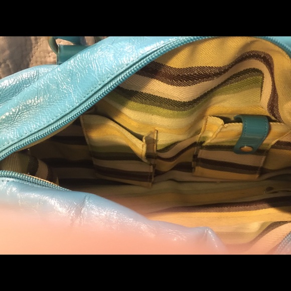 Turquoise patent leather purse - Picture 5 of 6